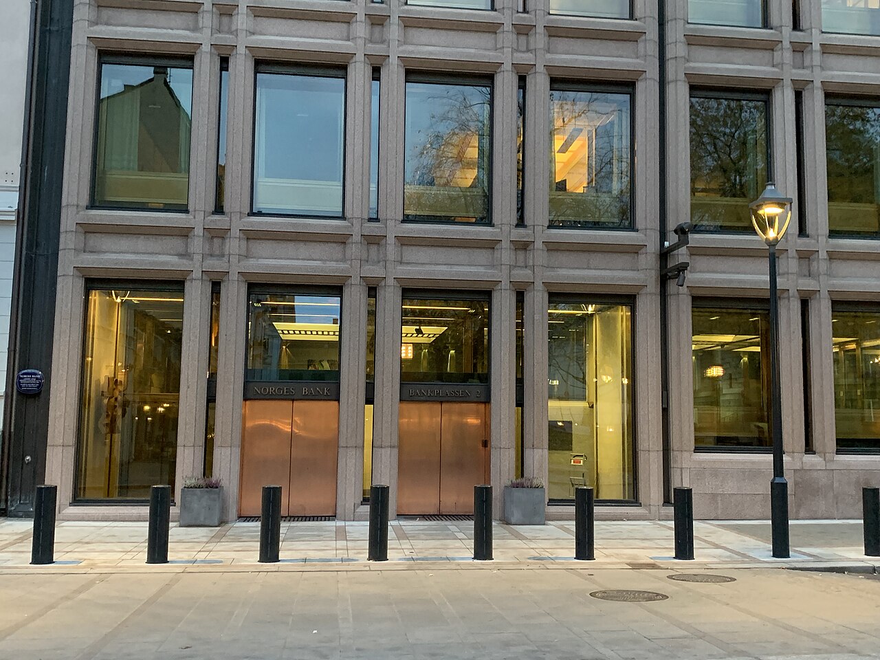 Norges Bank headquarters at Bankplassen, Oslo.