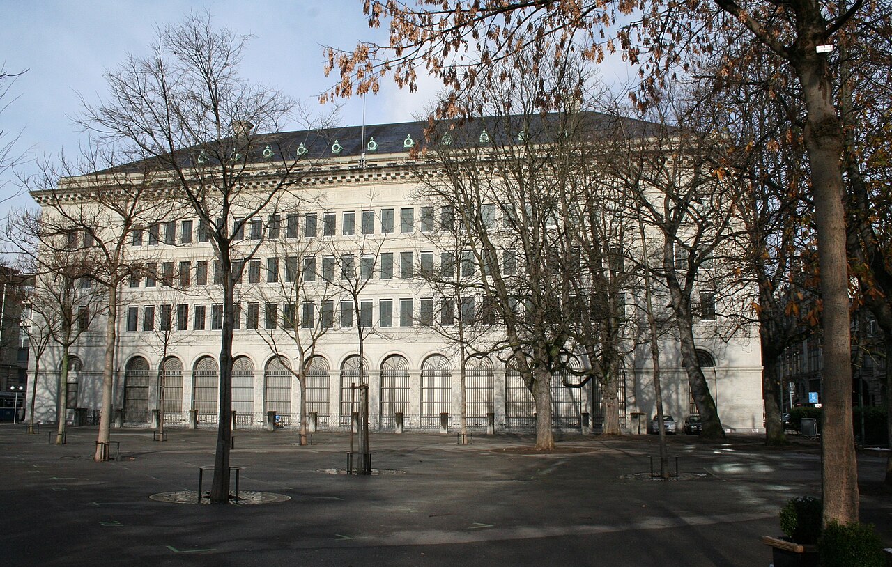 Swiss National Bank building in Zürich, viewed from the south.